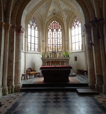 Découverte d'une église romane du XIIe siècle